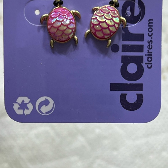 NWT Claire’s Pink metallic turtle earrings - Picture 1 of 2